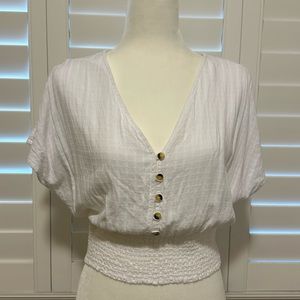 Women’s white button up crop top size med